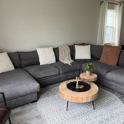Sectional Grey Couch & Pillows Included***(Only)