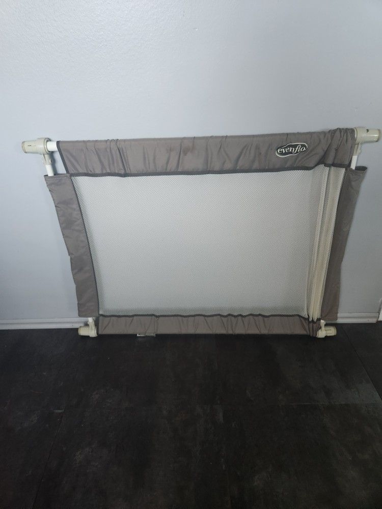 Baby/Pet Gate
