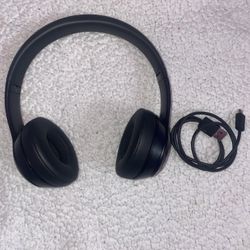 Beats Solo 3- black