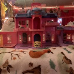Mini Dollhouse/ Portable Dollhouse