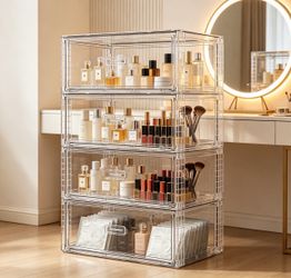 Storage with 4 layers