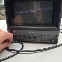 Sony BVM-D9H5U 9” Trinitron CRT Broadcast Monitor – Working – Retro Gaming Ready