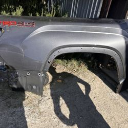 2022-2025 TOYOTA TUMDRA RIGHT SIDE BED 