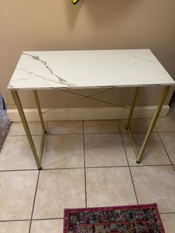Small writing/ laptop desk