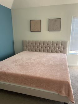 Zinus Misty King Upholstered Platform Bed Frame — Tufted Headboard, Great Condition