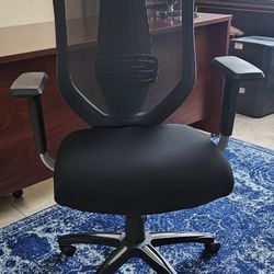 Mesh Office Chair with Chair Mat
