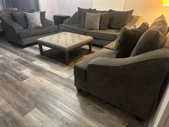 4 pc Living Room Set - Can Deliver