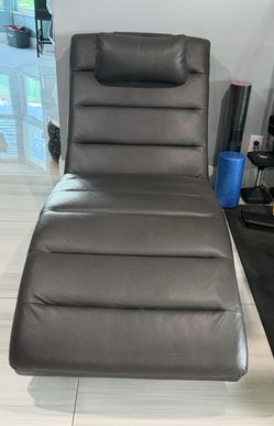 2 Leather Lounge chair