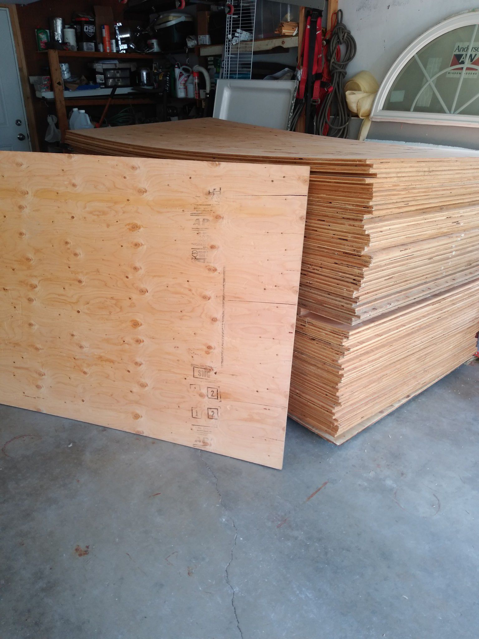 Plywood 4×8'