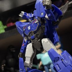 Transformers Earthspark Soundwave Deluxe Class Figure