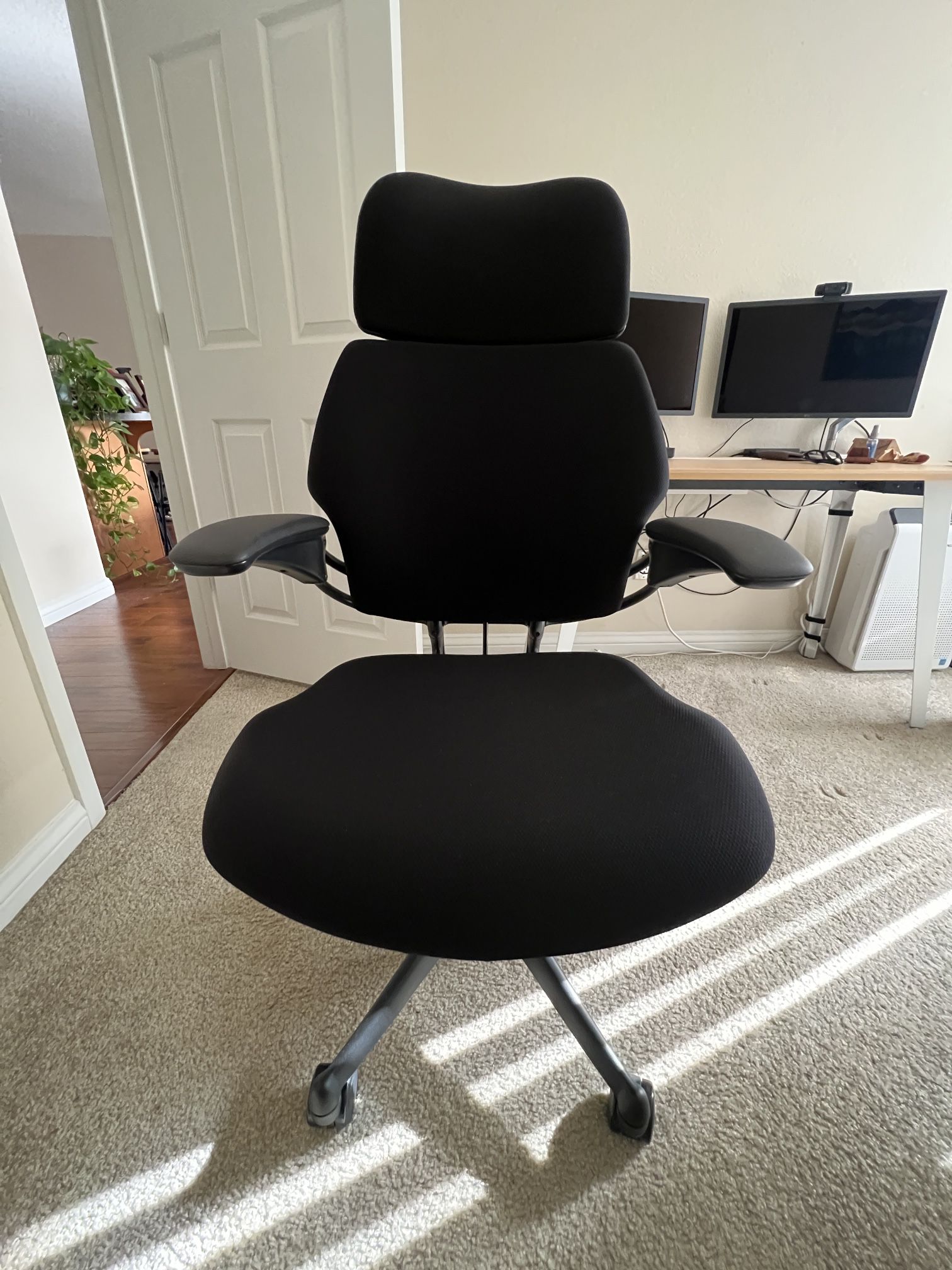 Humanscale Freedom Office Task Chair With Headrest