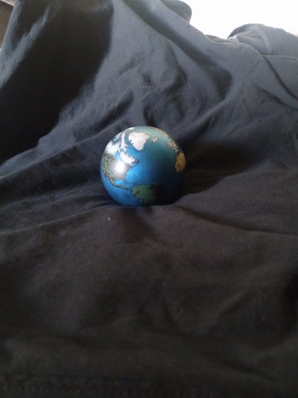 Early 1992 Lundberg Studio's Earth Globe Paperweight Mint Signed