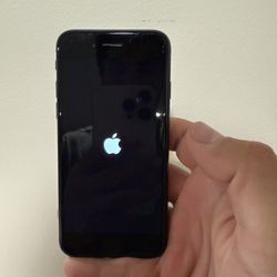 iPhone SE Unlocked 