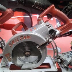 Skilsaw 7-1/4" (184mm) Worm Drive Saw. 