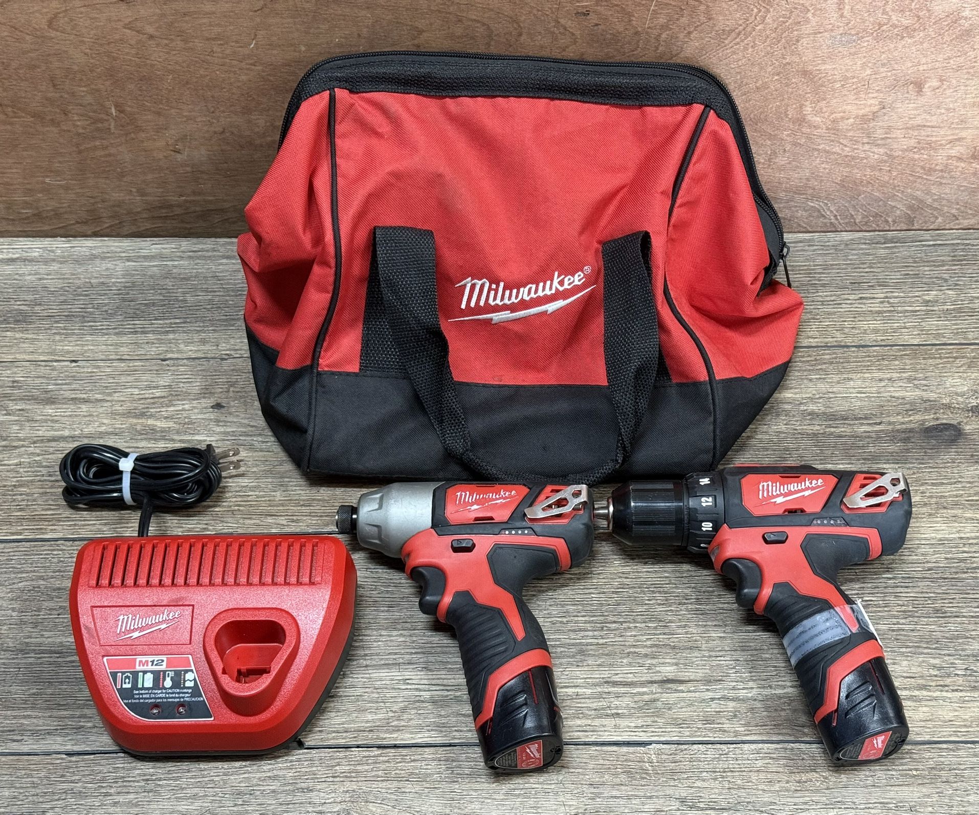 Milwaukee M12 Drill Set