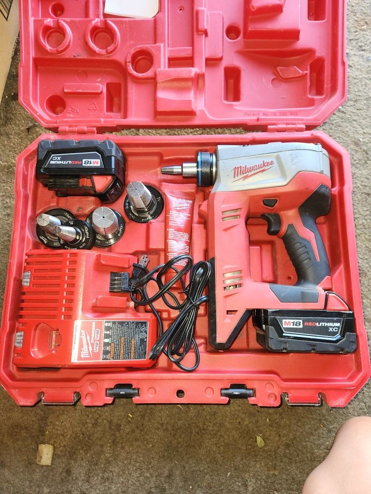 Milwaukee Pex Tool