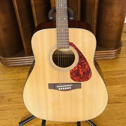 Classical Guitar Yamaha