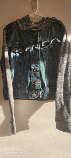 Boys sweater size Medium
