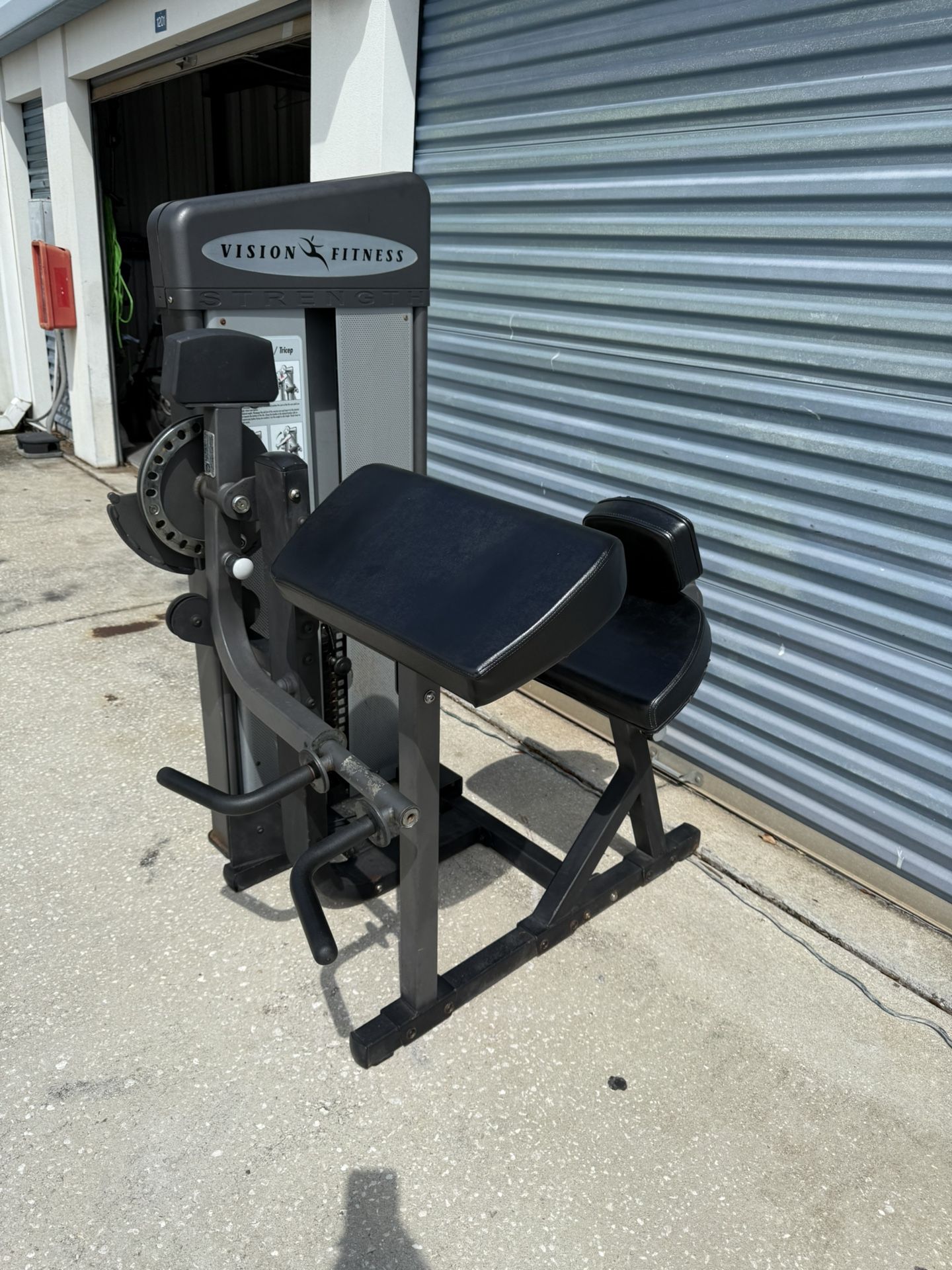 Vision fitness arm machine