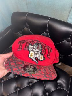 Trust no one hat