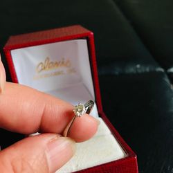 Alexis Jewelers 18k Real Engagement Fine Ring