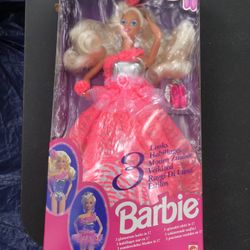 Barbie:  3 Outfits In One. New: Factory Sealed