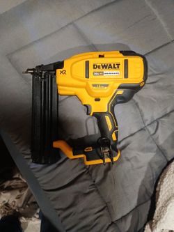 20v dewalt 18 GA finish nail gun