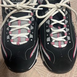 $25.      EACH.       SKECHERS / FLEX-LITE.     /.  SKECHERS D”LITES25