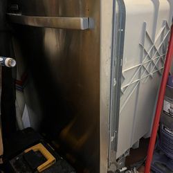 Dishwasher Amana - Needs Repair