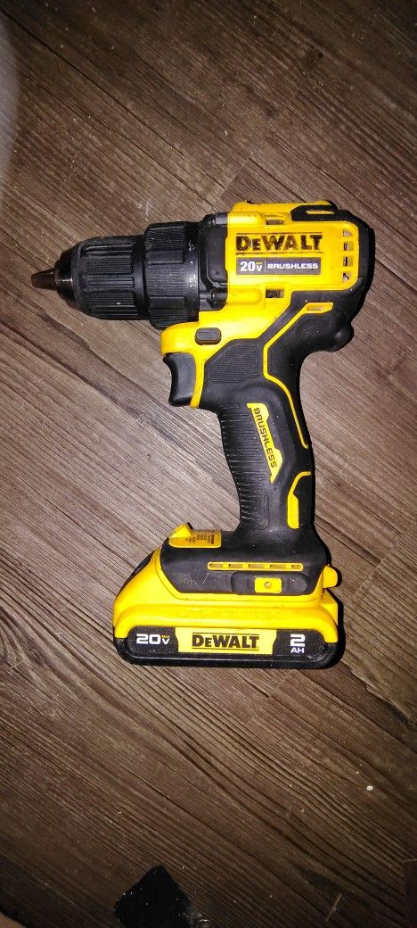 DEWALT ATOMIC 20V MAX Cordless Brushless Compact 1/2 in. Drill/Driver