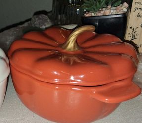Small ceramic container