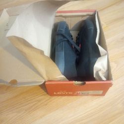 Levi's, Color : Black, Size :6
