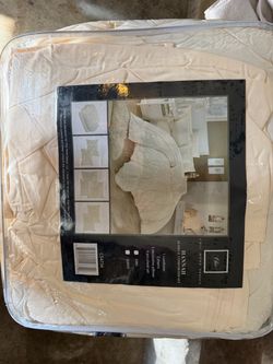 New king cream comforter