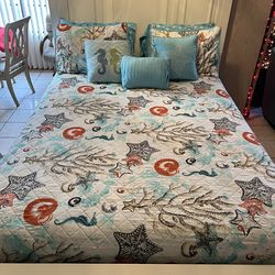 Beautiful Gorgeous Elegant Coastal Style Queen Size Bed And Mattress Set