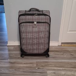 London Fog 28 Inch Luggage