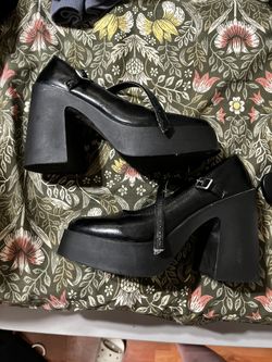 Platform Mary Jane’s