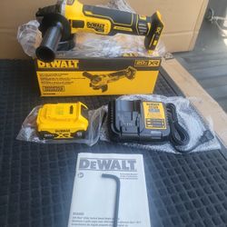 DEWALT XR 4.5-IN 20-VOLT MAX SLIDING SWITCH BRUSHLESS CORDLESS ANGLE GRINDER BATTERY AND CHARGER INCLUDED 