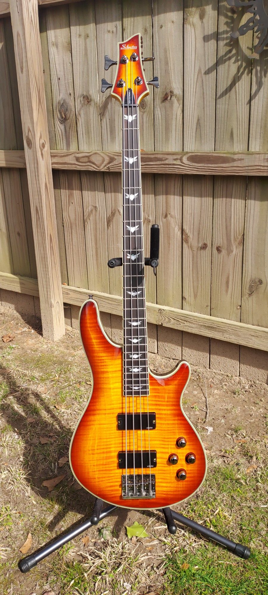 Schecter Omen Extreme 4-string Bass Guitar