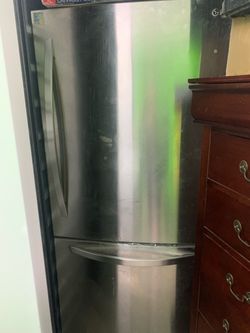 Refrigerator Bottom Freezer