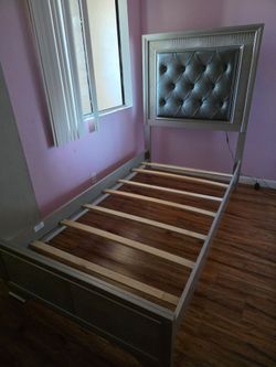 Twin bed