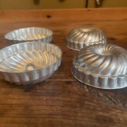 Set If 4 Vintage Jello Molds