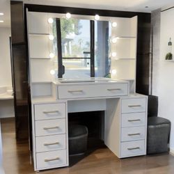 Glass Top Vanity Desk with Mirror and Lights, Large Vanity Makeup Mirror Desk with Charging Station Compartment Storage Drawers, Modern Makeup Vanity 