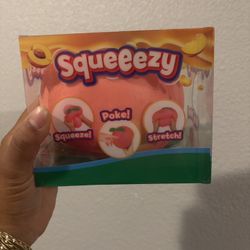 Squeezy Peach Squishy 