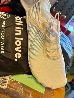 Peak Footwear Athletic Barefoot Sneaker