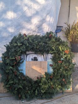 Christmas Decorations Crown  4ft By 4ft