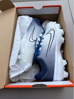 Brand new NIKE softball cleats