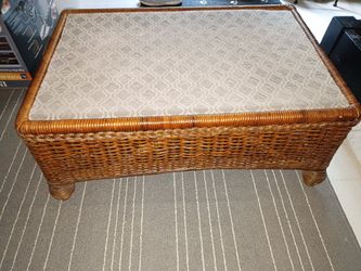 Wicker Ottoman 