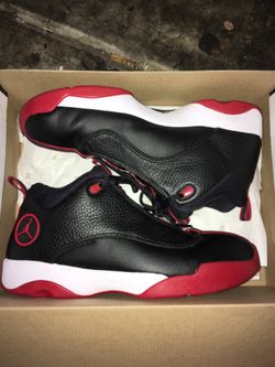 Red and Black Jordan’s size 9