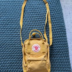 Fjällräven Kanken mini bag in yellow 