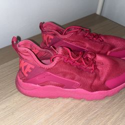 NIKE Air Huaraches 